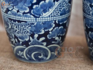 Đôi lộc bình men lam cổ vẽ Long Ẩn băng, cao 33cm