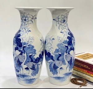Đôi lộc bình men lam cổ vẽ phú quý trường thọ, cao 40cm