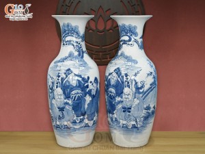 Đôi lộc bình men lam cổ vẽ Tam Đa cao 42cm