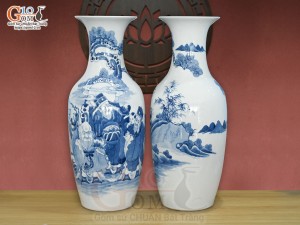 Đôi lộc bình men lam cổ vẽ Tam Đa cao 42cm