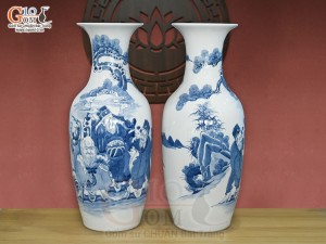 Đôi lộc bình men lam cổ vẽ Tam Đa cao 42cm