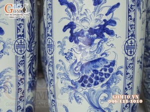 Đôi lộc bình men lam cổ vẽ Tứ Linh, cao 1m75