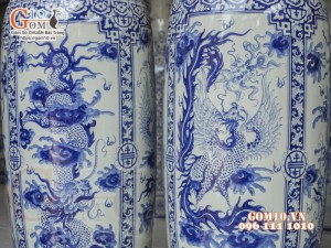 Đôi lộc bình men lam cổ vẽ Tứ Linh, cao 1m75