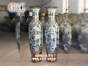 Đôi lộc bình men lam họa tiết Tứ Cảnh Tùng Cúc Trúc Mai, cao 1m4