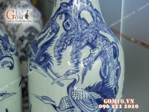 Đôi Lộc bình men lam hoạ tiết nổi Tùng Hạc 1m55 (Cả chân kê)