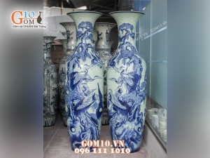 Đôi Lộc bình men lam hoạ tiết Tùng Hạc 1m8 (Cả chân kê)