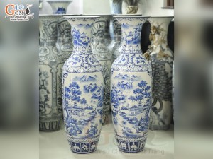 Đôi lộc bình men lam vẽ cảnh Tùng Chùa, cao 1m60