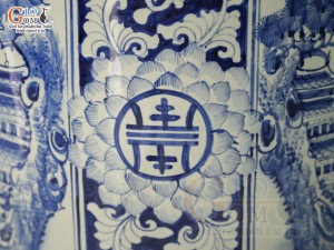 Đôi lộc bình men lam vẽ cảnh Tùng Chùa, cao 1m60