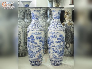 Đôi lộc bình men lam vẽ cảnh Tùng Chùa, cao 1m60