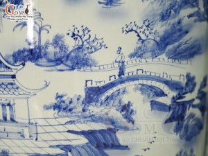 Đôi lộc bình men lam vẽ cảnh Tùng Chùa, cao 1m60