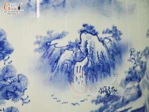 Đôi lộc bình men lam vẽ cảnh Tùng Chùa, cao 1m60