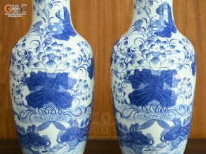 Đôi lộc bình men lam vẽ Chép Sen Đại Cát, cao 50cm