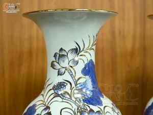 Đôi lộc bình men lam vẽ Chép Sen Đại Cát vẽ vàng, cao 50cm