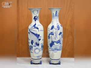 Đôi lộc bình men lam vẽ Lý Ngư Vọng Nguyệt Tài Lộc, cao 1m55