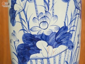 Đôi lộc bình men lam vẽ Lý Ngư Vọng Nguyệt Tài Lộc, cao 1m55