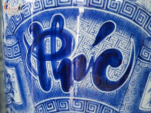 Đôi lộc bình men lam vẽ Phúc Đức Trường Thọ, cao 1m40