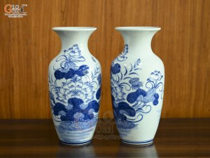Đôi lộc bình men lam vẽ Sen Đại Cát, cao 27cm