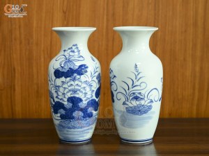 Đôi lộc bình men lam vẽ Sen Đại Cát, cao 27cm