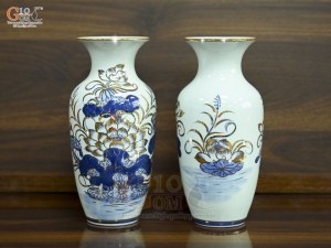 Đôi lộc bình men lam vẽ Sen Đại Cát vẽ vàng, cao 27cm