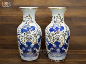 Đôi lộc bình men lam vẽ Sen Đại Cát vẽ vàng, cao 30cm