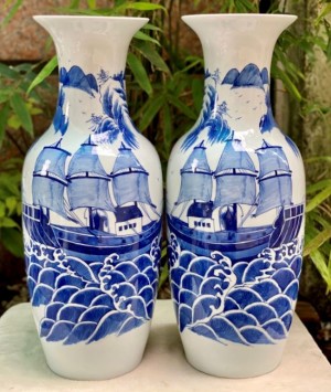 Đôi lộc bình men lam vẽ Thuận buồm Xuôi gió cao 60cm