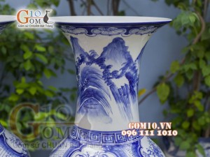 Đôi lộc bình men lam vẽ Tùng Lộc, cao 1m