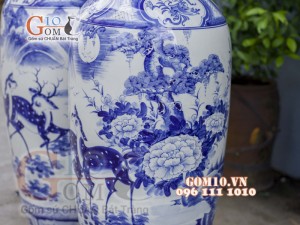 Đôi lộc bình men lam vẽ Tùng Lộc, cao 1m