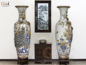 Đôi lộc bình men màu đắp nổi Công Đào kênh, cao 1m60