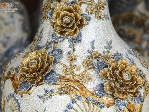 Đôi lộc bình men màu đắp nổi Công Đào kênh, cao 1m60