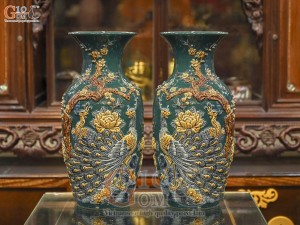 Đôi lộc bình men màu đắp nổi Công đào nền xanh lục bảo, cao 50cm
