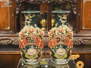 Đôi lộc bình men màu đắp nổi Công Đào Phúc Đức nền xanh lục bảo vẽ vàng 24k, cao 56cm