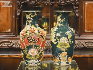 Đôi lộc bình men màu đắp nổi Công Đào Phúc Đức nền xanh lục bảo vẽ vàng 24k, cao 56cm