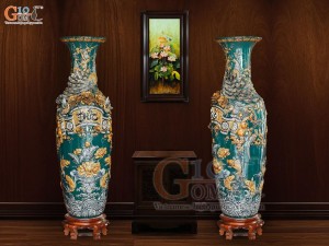 Đôi lộc bình men màu đắp nổi Đức Phúc kênh, nền vàng cao 1m6