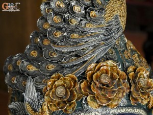 Đôi lộc bình men màu đắp nổi Đức Phúc kênh, nền vàng cao 1m6