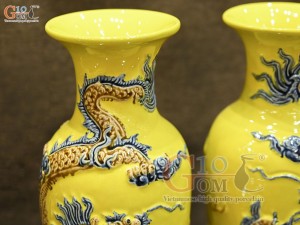 Đôi lộc bình men màu đắp nổi Rồng Như Ý nền vàng, cao 26cm