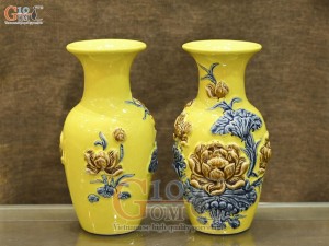 Đôi lộc bình men màu đắp nổi Sen Cát Tường nền vàng, cao 26cm