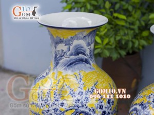 Đôi lộc bình men màu mền vàng vẽ Trĩ Đào Trông Trăng, cao 70cm