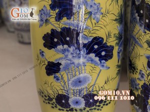 Đôi lộc bình men màu nền vàng, vẽ Lý Ngư Vọng Nguyệt 1m6 – Hàng vẽ kĩ