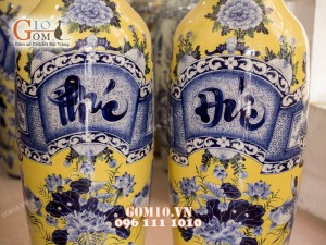 Đôi lộc bình men màu nền vàng, vẽ Phúc Đức – Hàng vẽ kĩ , Cao 1m2