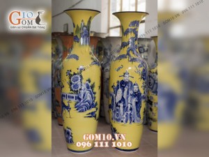 Đôi lộc bình men màu nền vàng, vẽ Tam Đa 1m6 – Hàng vẽ kĩ
