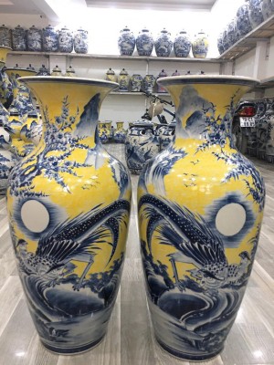 Đôi lộc bình men màu nền vàng vẽ Trĩ Đào, cao 70cm