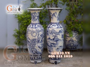 Đôi lộc bình men màu vẽ Công đào, cao 1m