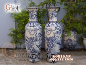 Đôi lộc bình men màu vẽ Công đào, cao 1m