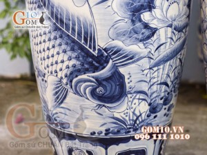 Đôi lộc bình men màu vẽ Lý Ngư Vọng Nguyệt, cao 80cm