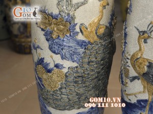 Đôi lộc bình men rạn cổ đắp nổi Công Đào , cao 1m4