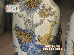 Đôi lộc bình men rạn cổ đắp nổi Công Đào , cao 1m4