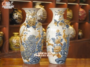 Đôi lộc bình men rạn đắp nổi Công đào, 50cm