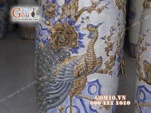 Đôi lộc bình men rạn đắp nổi Công Đào, cao 1m40