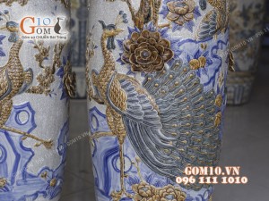 Đôi lộc bình men rạn đắp nổi Công Đào, cao 1m40