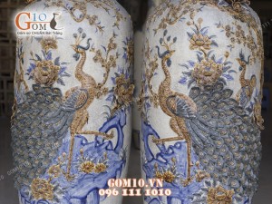 Đôi lộc bình men rạn đắp nổi Công Đào đuôi kênh, cao 1m76 bọc đồng